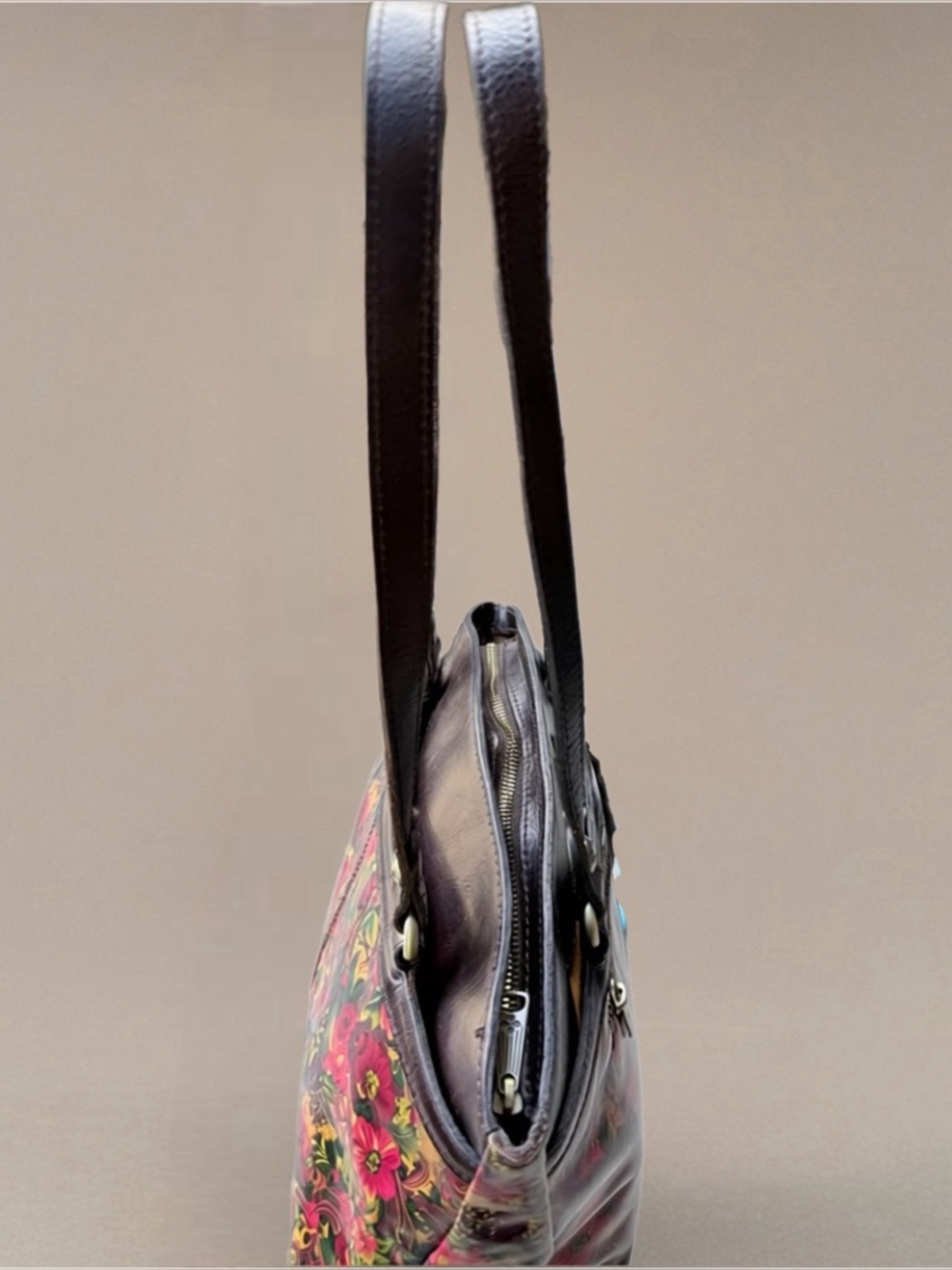 Patricia Nash Red Floral Leather Shoulder Bag - Picture 4 of 10